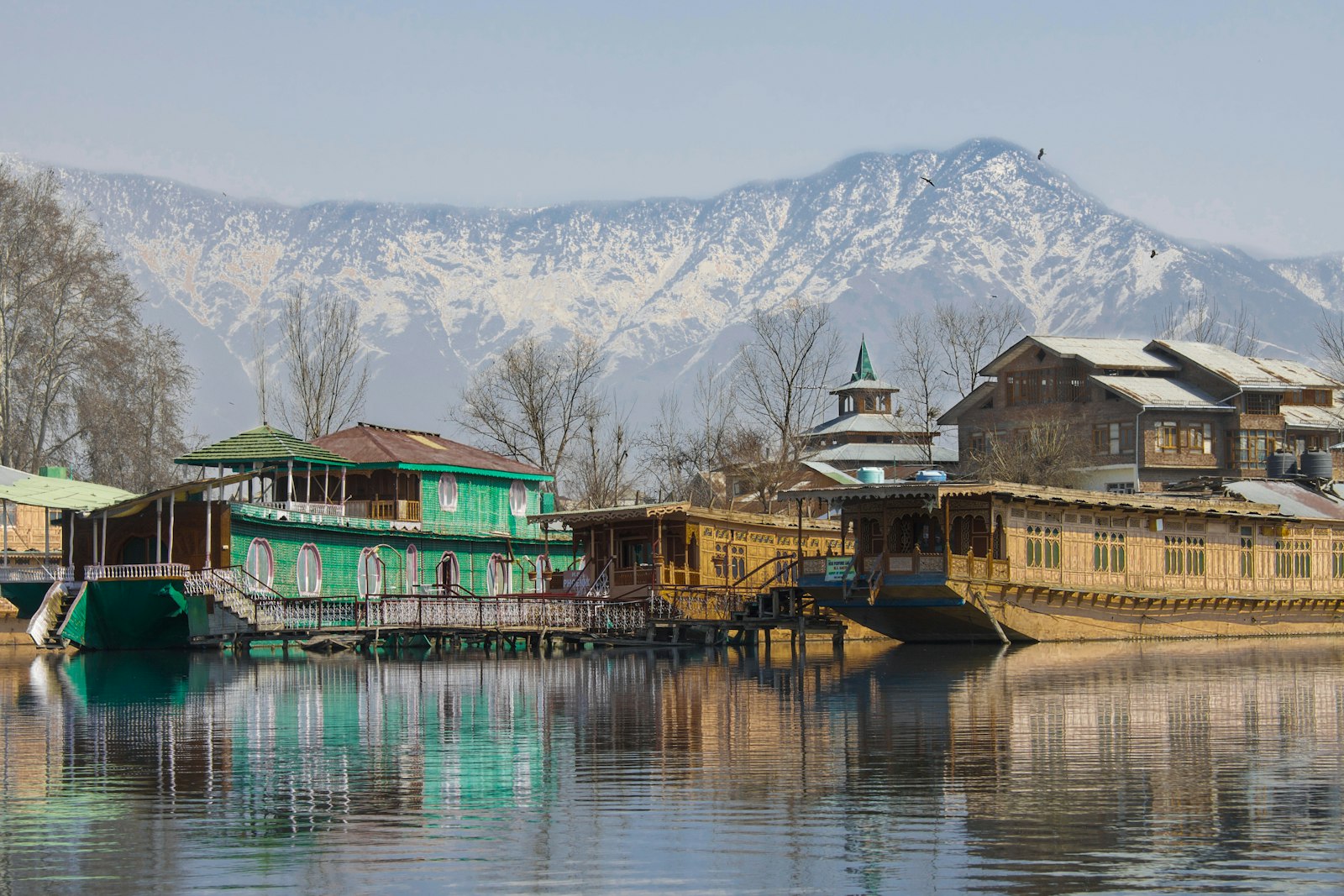 Best Time to Visit Kashmir — A Seasonal Travel Guide